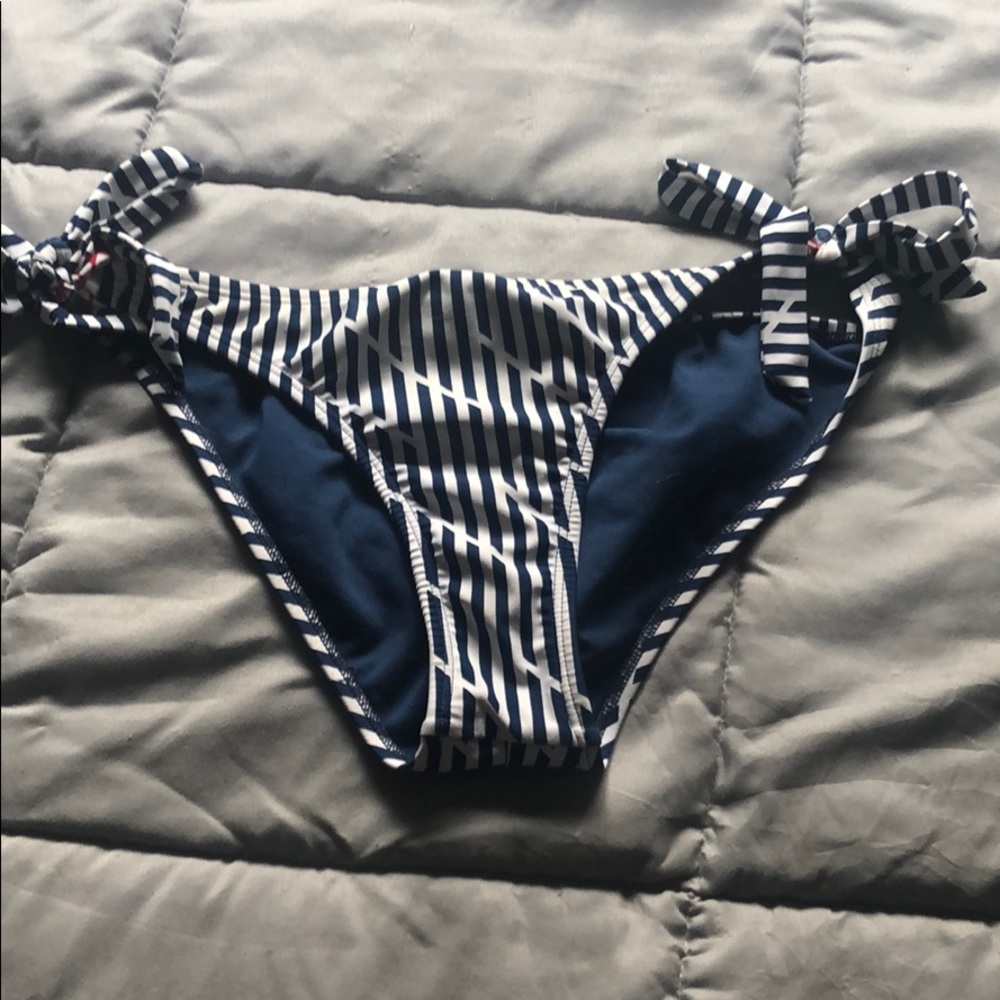 Bikini bottoms